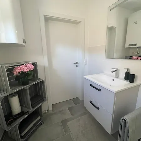 Sorinas Home - Comfortable Apartment Near Graz - Free Parking Wagersbach